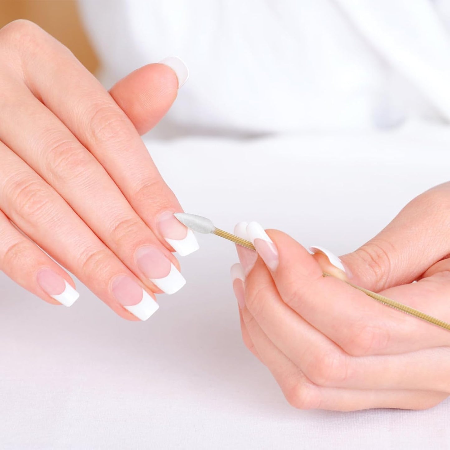 200 PCS 6-Inch Precision Gun Cleaning Swabs - Lint-Free Bamboo-Handle Cotton Swabs for Gun Cleaning, Makeup & Electronics