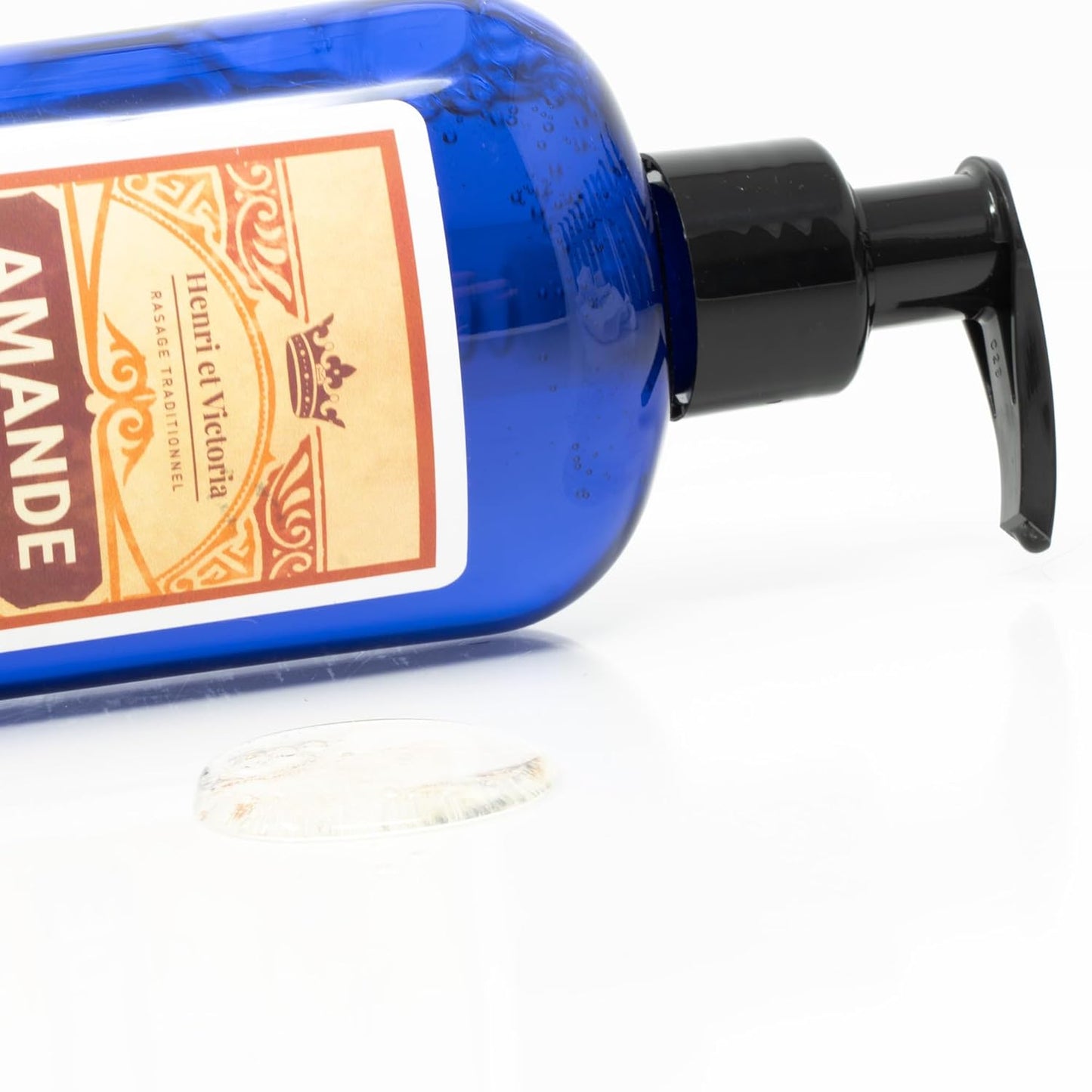 All in One Body and Beard Wash, Hair Shampoo & Body Wash - Enriched with Aloe Vera, Vitamin B5, Oat Proteins for Complete Beard & Body Care, Conditions, Hydrates & Softens Hair - Amande 228 g (8oz)