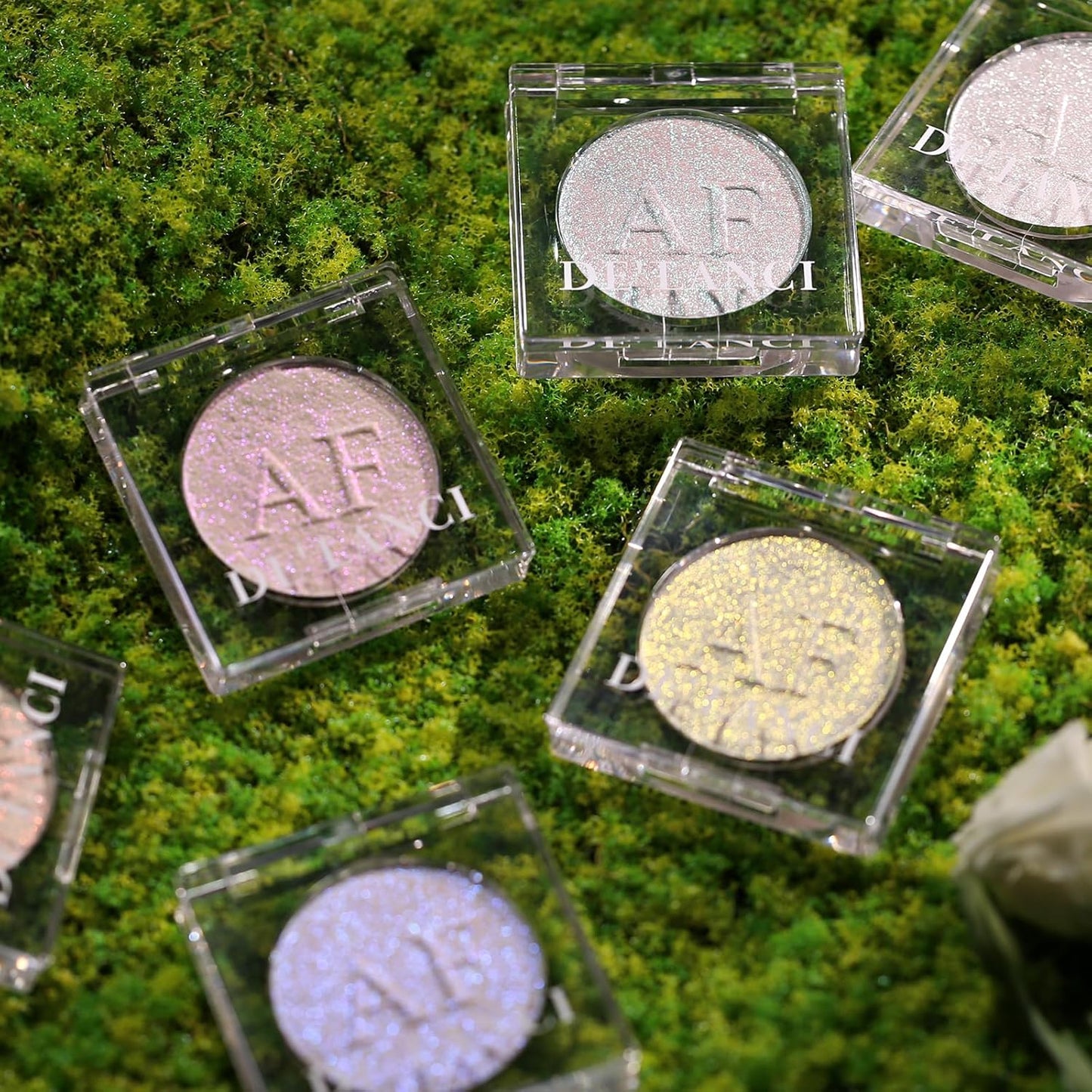 Highlighter Makeup Palette, Long Lasting New Formula, Pearlescent Silver-White Shimmer, Sheer Base, Ideal for Face and Body Contour and Cheek Highlight (#06) Silver-White Pearlescent Shimmer