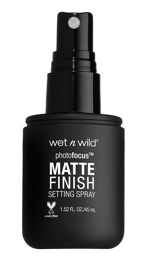 wet n wild Photo Focus Setting Mist, Up to 24HR Wear, Lightweight & Nourishing Aloe Formula Suitable for All Skin Types, Cruelty-Free & Vegan - Matte Appeal