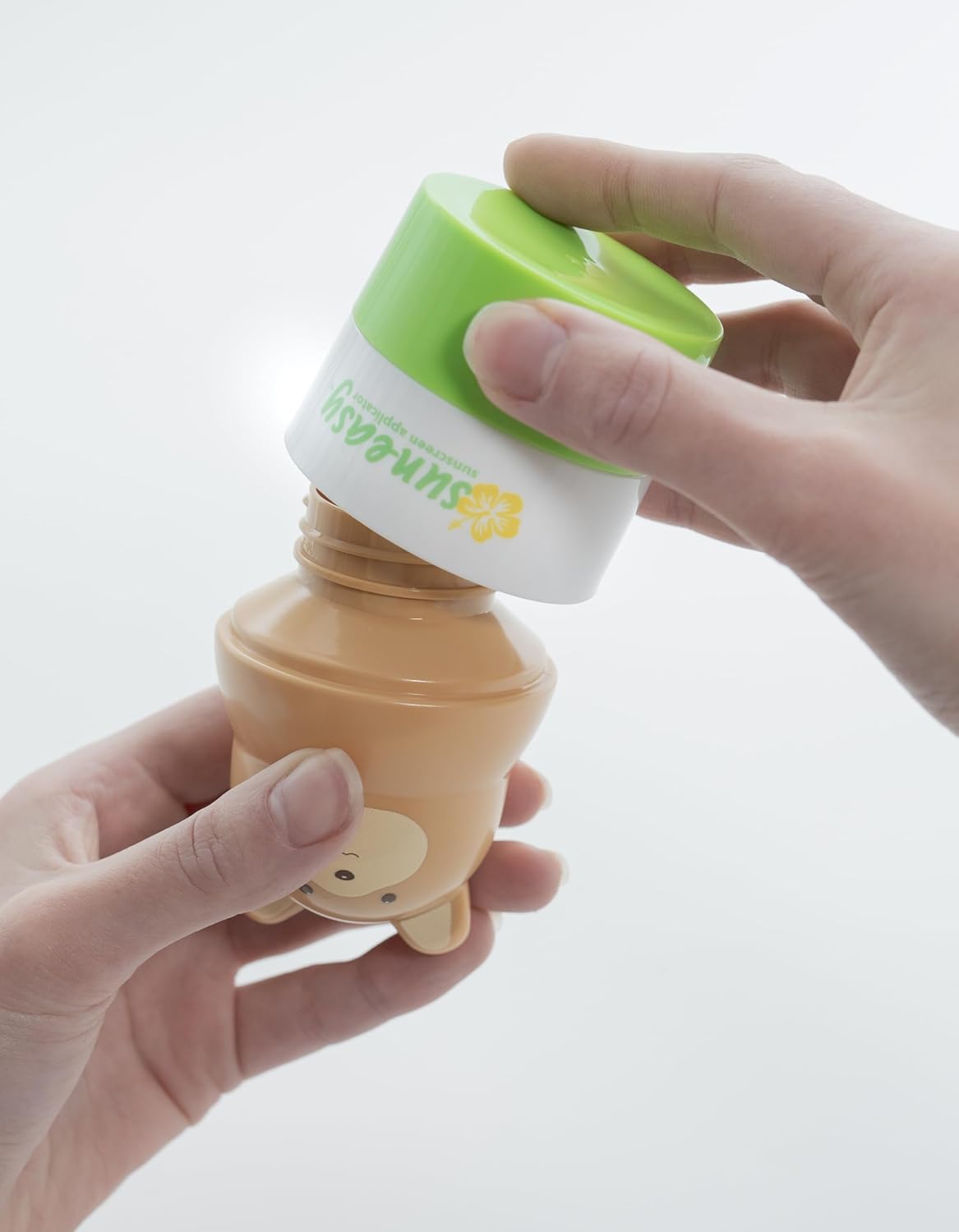 Sun-Easy Sunscreen Applicator, Refillable Roll-On with Sponge for Kids and Babies, Fun, Fast and Mess-Free application, Holds 100 ml, Bear/Green Cap