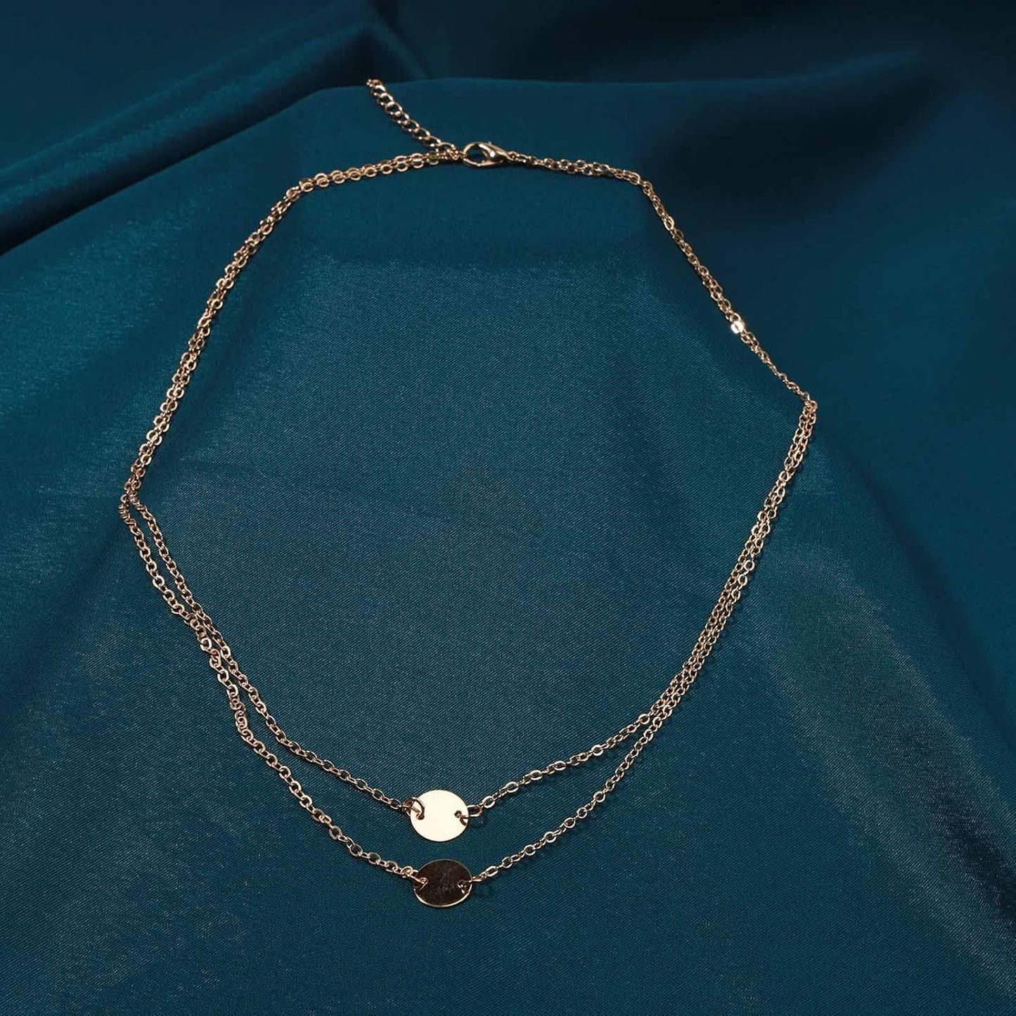 Boho Layered Sequins Pendant Necklace Coin Necklace Gold Necklace Disc Pendant Necklace Chain Circle Necklace Jewelry for Women