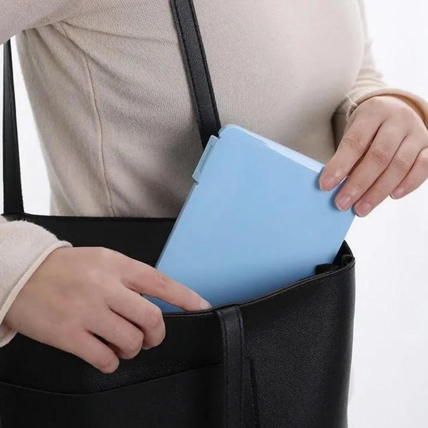 Masks Organizer, False Eyelashes Storage Box Portable,Face Masks Plastic Case Storage Box (Pink)