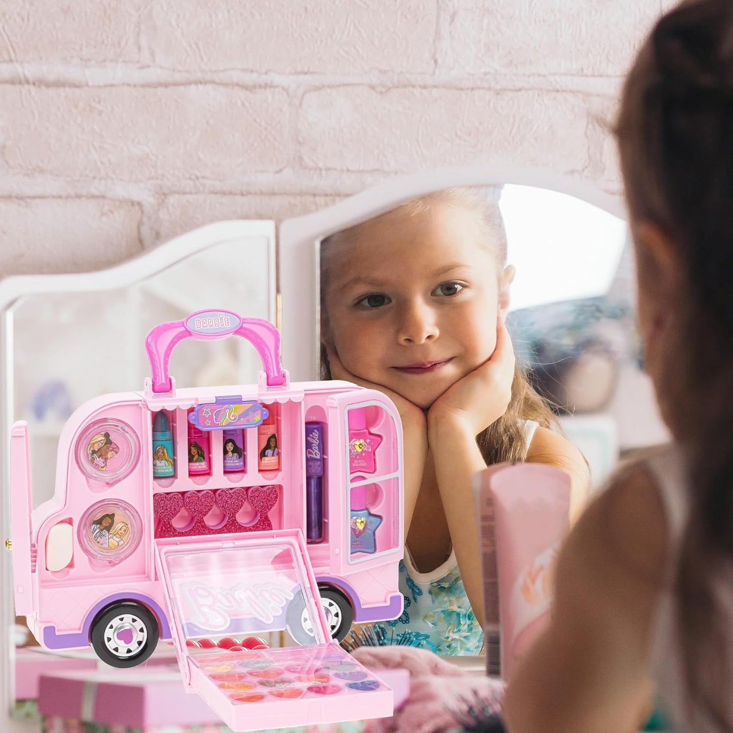 Barbie Car Makeup Kit for Girls, Real Washable Toy Makeup Set, Barbie Gift, Play Makeup and Pretend Play Toys Ages 6 7 8 9 10 11 12