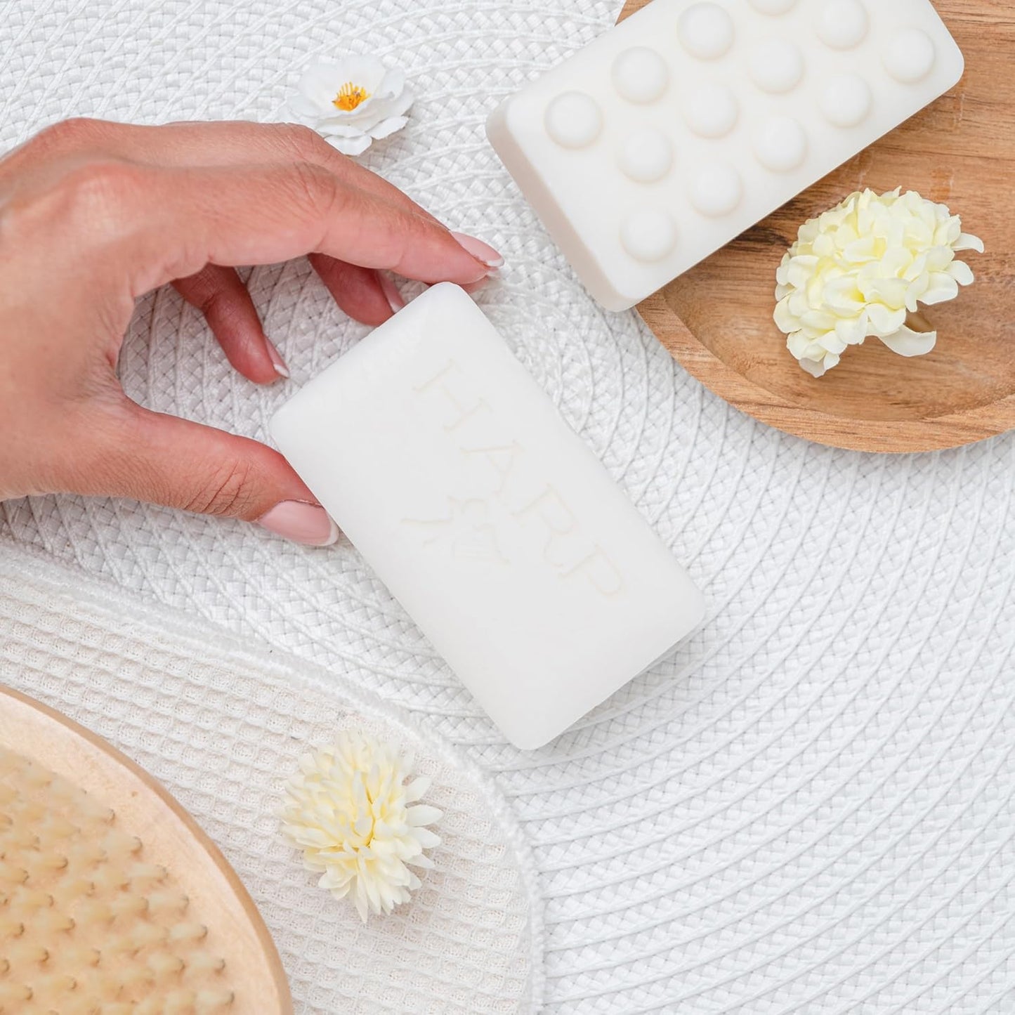 HARP pH-Balanced (5.0-6.0) Body Wash Bar. ZERO saponified oils. Protects Moisture Barrier. Gentle for Sensitive/Dry skin. + Shea Butter/Borage Oil. Non-Comedogenic. VANILLA LAVENDER Fragrance. 5oz