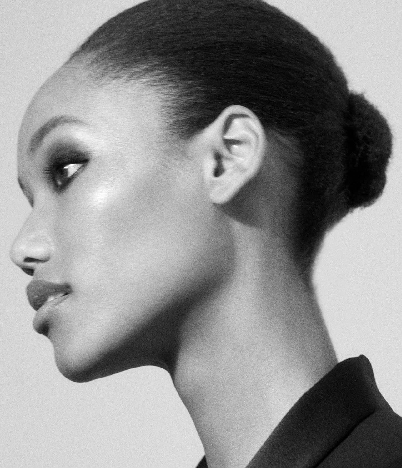 Jillian Dempsey Khol Eyeliner: Clean, Waterproof Eyeliner Pencil with Built-In Smudger for Effortless Blending – Rich Pigment, Cruelty-Free, Black Sapphire